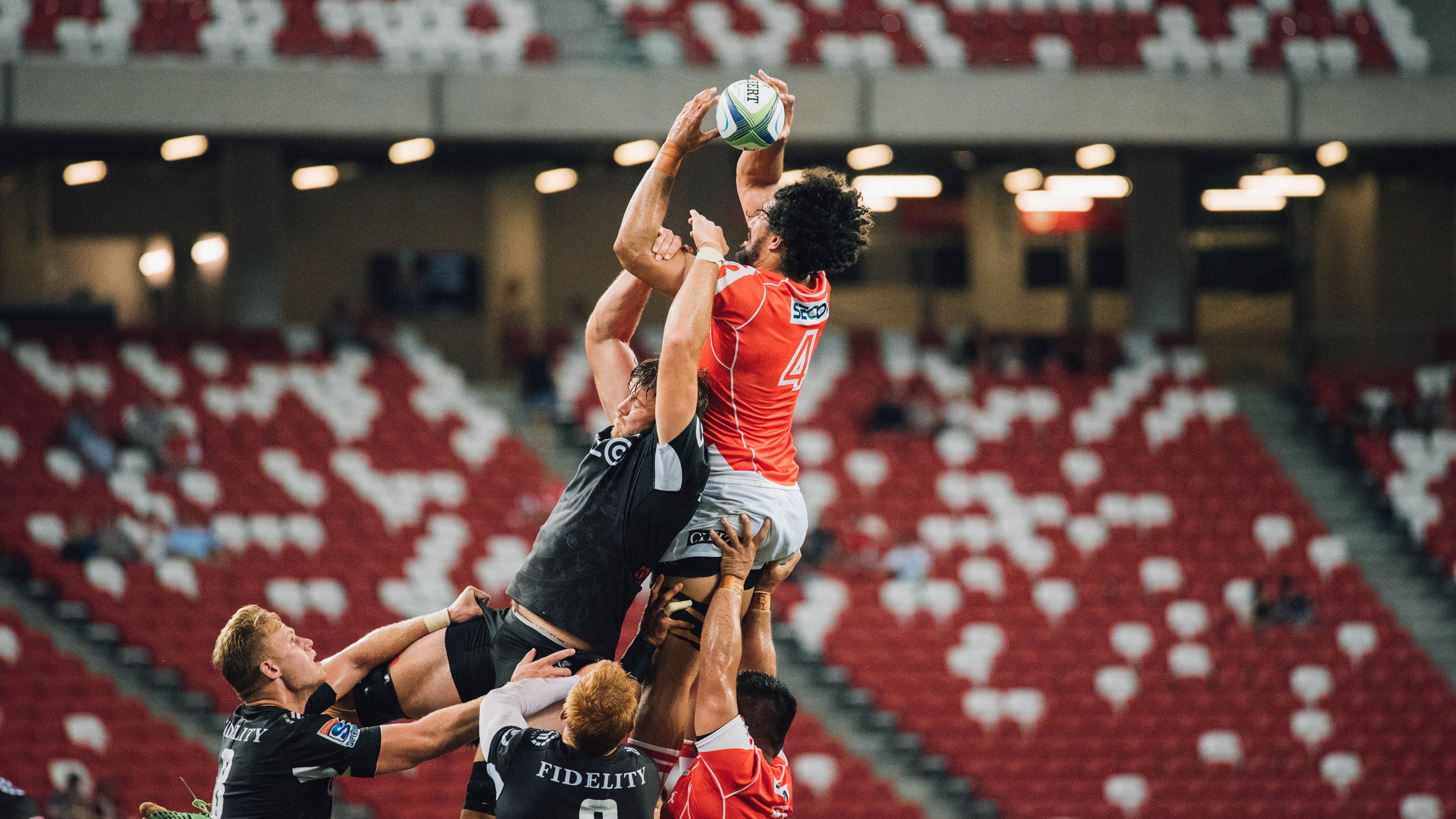 leyu乐鱼体育综合-老鹰主教练称赞球员态度转变是胜利关键，老鹰主帅因言论不当被罚25000美元